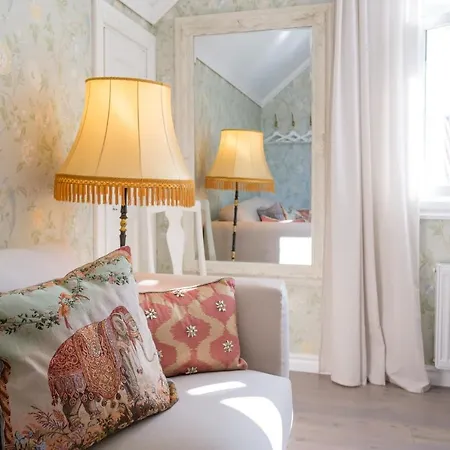 B&B Kaepylaen Helmi