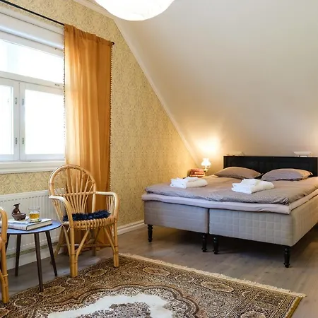 B&B Kaepylaen Helmi *